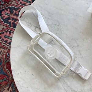 LULULEMON everywhere belt bag in white/clear